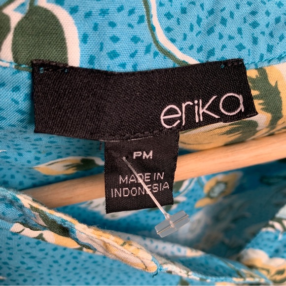 Erika Woman’s Blue Floral Sleeveless Button Top shirt size Medium Petite - Picture 7 of 8